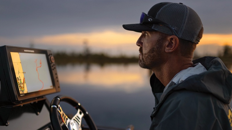 Insulated jacket for fishing with glued seams Insulated jacket for fishing with glued seams